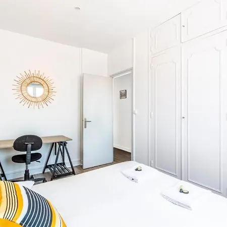 La Girafe Rouge Apartment *