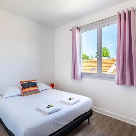 La Girafe Rouge Apartment *