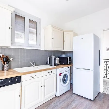 La Girafe Rouge Apartment