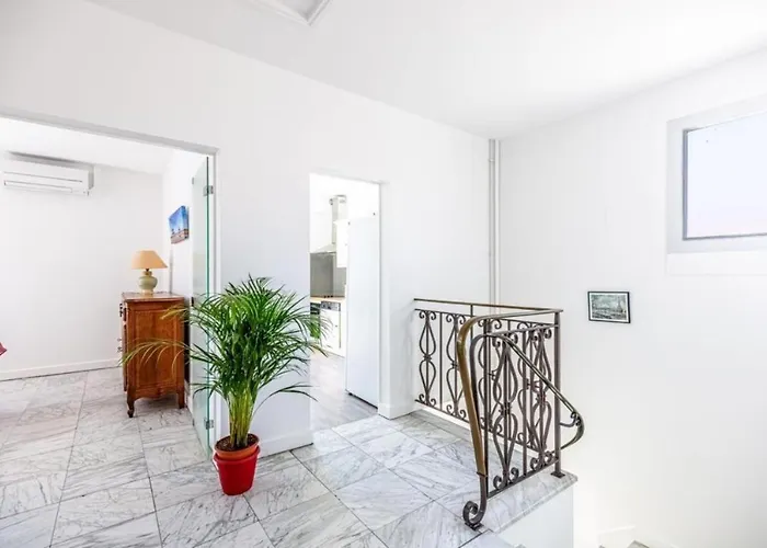 La Girafe Rouge Daire Bègles