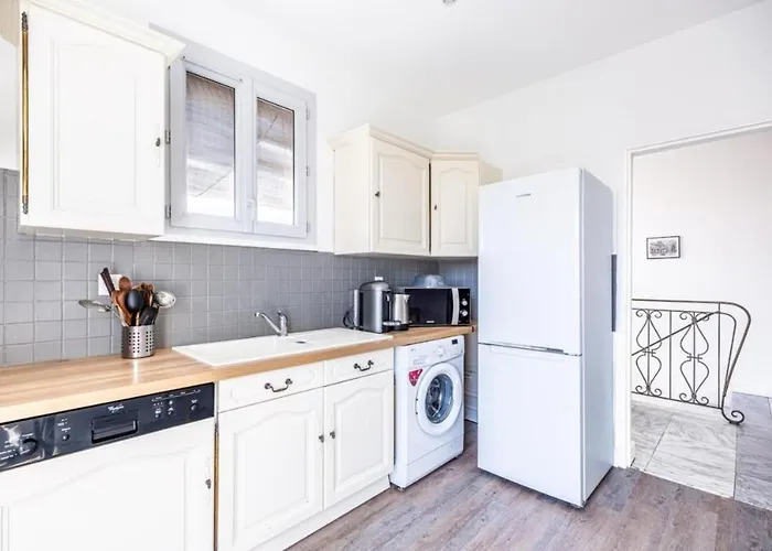 La Girafe Rouge Daire