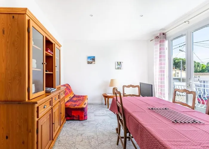 Daire La Girafe Rouge Bègles